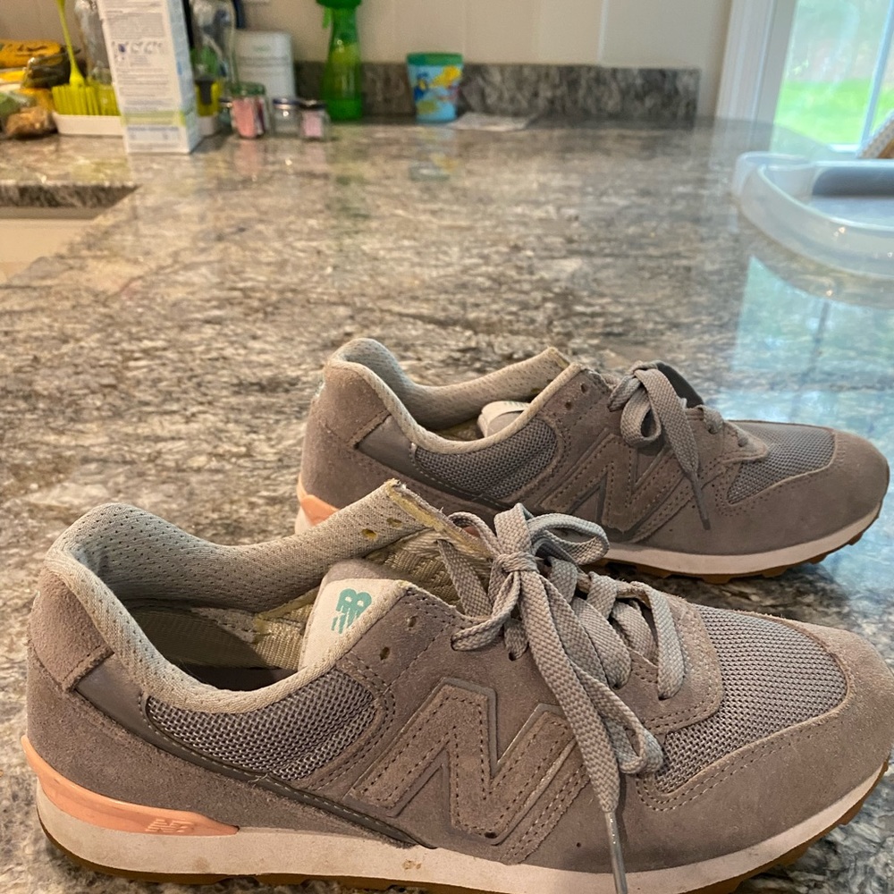New balance 696